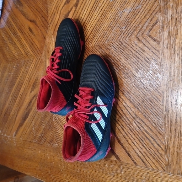 ADDIDAS Predator Soccer Cleats - Picture 3 of 9